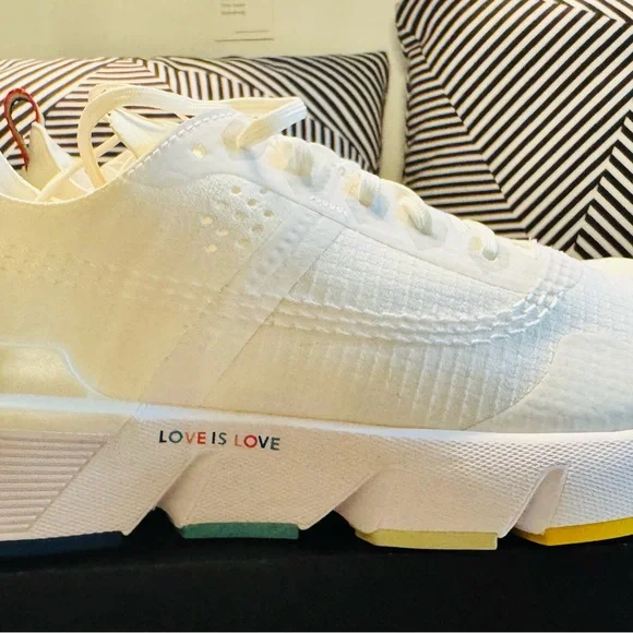 NEW IN BOX Sorel Women's White Kinetic Rush Pride “love is love” 8.5 - Picture 5 of 10